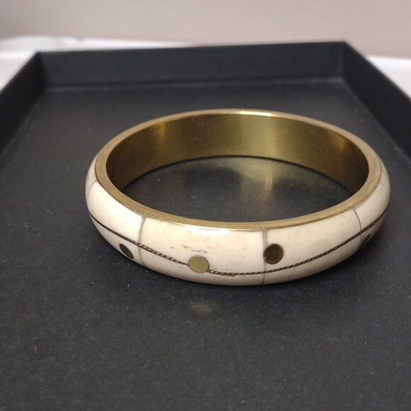 Large 9 Inch Cream And Gold Tone Vintage Bangle - Picture 8 of 10